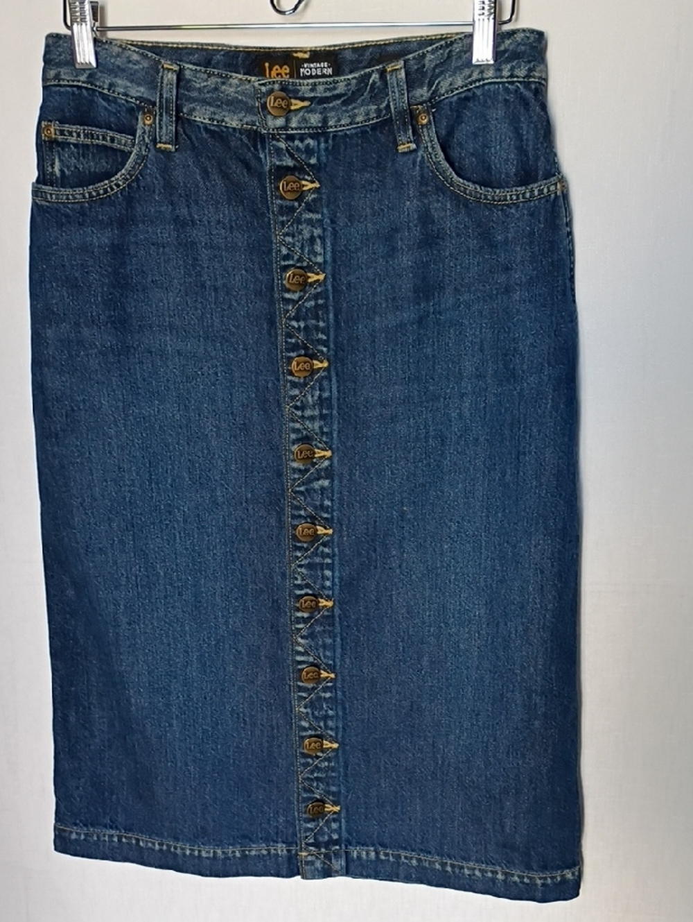 Lee Vintaje Modern  Women’s  High Rise Jeans Midi Skirt with Button Front SZ 30